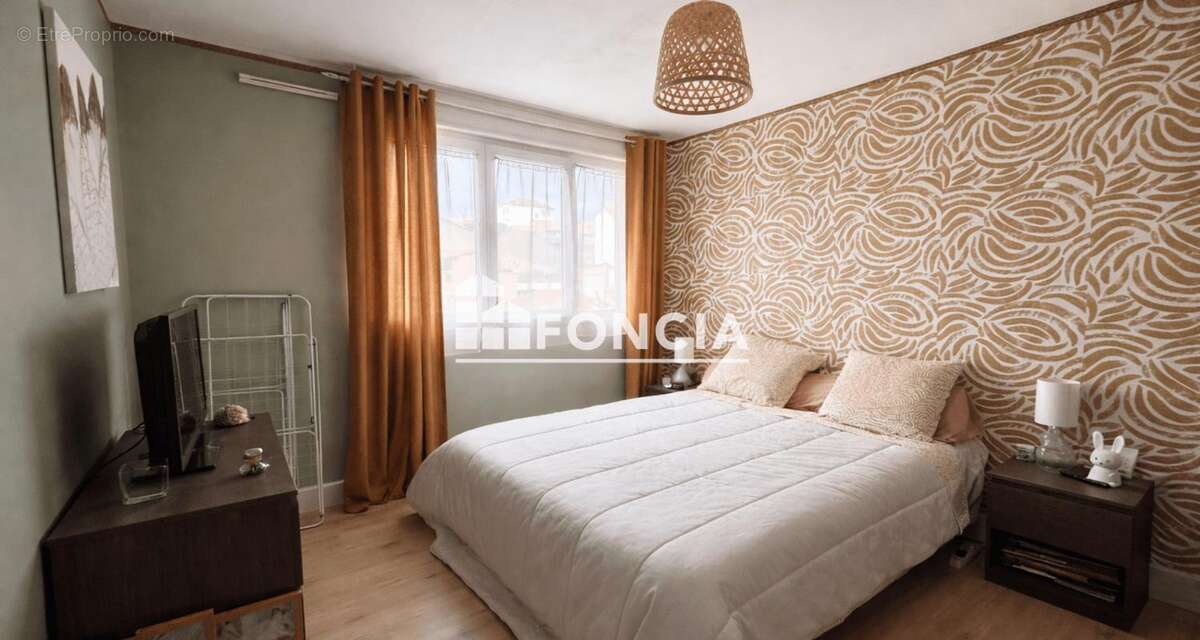 Appartement à MARSEILLE-4E