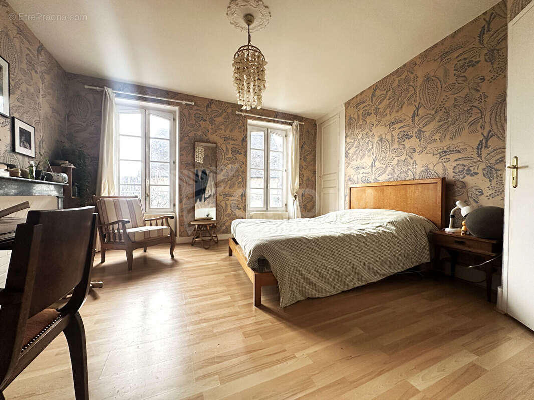 Maison à JOIGNY
