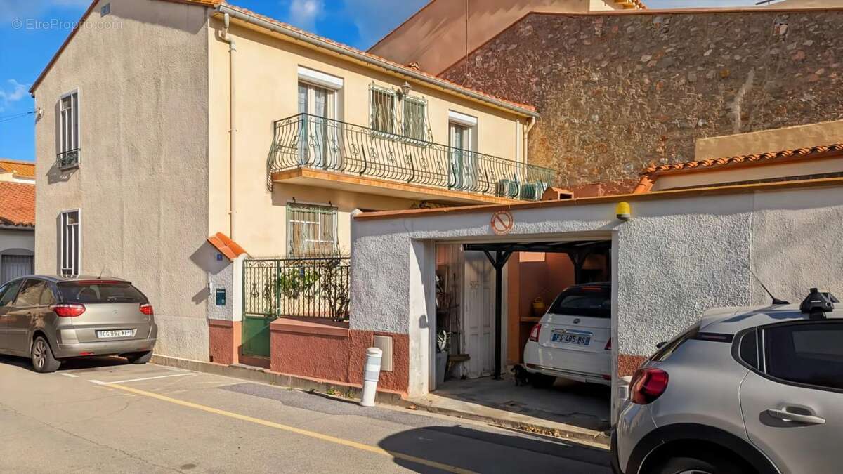 Maison à SAINT-LAURENT-DE-LA-SALANQUE