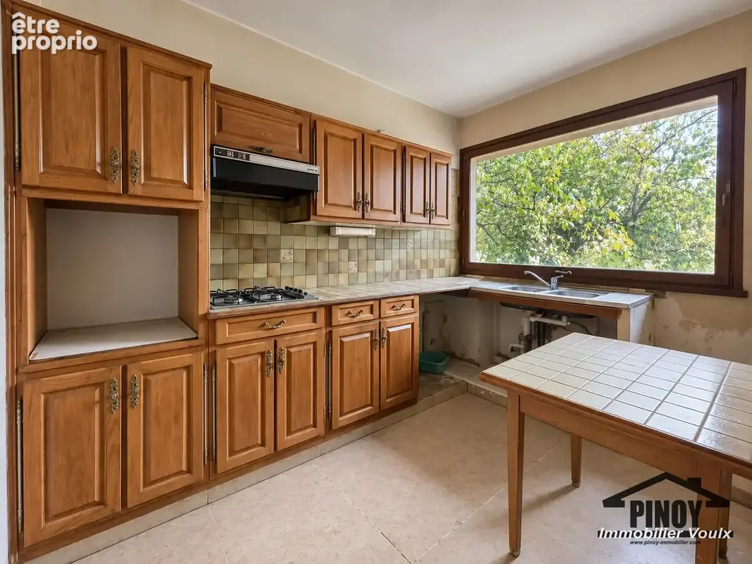 Egreville - Maison traditionnelle de 149m2 avec jardin. Beaux volumes et potentiel - photo 3