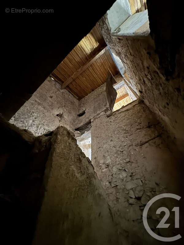 Maison à POURCIEUX