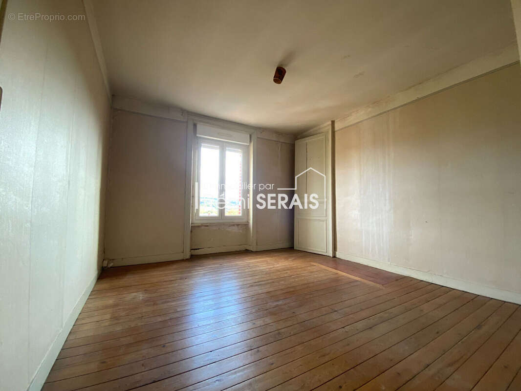 Maison à CONDE-SUR-NOIREAU