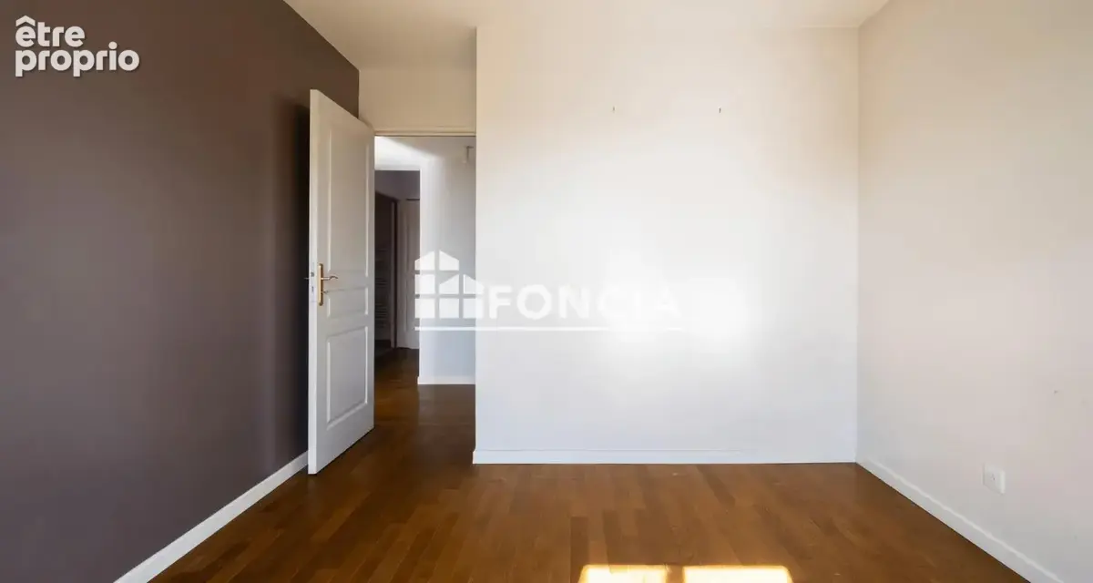 Appartement 4 pièces récent Quartier du Lycée DESCARTES - photo 12