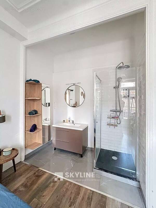 Appartement à MARSEILLE-1E