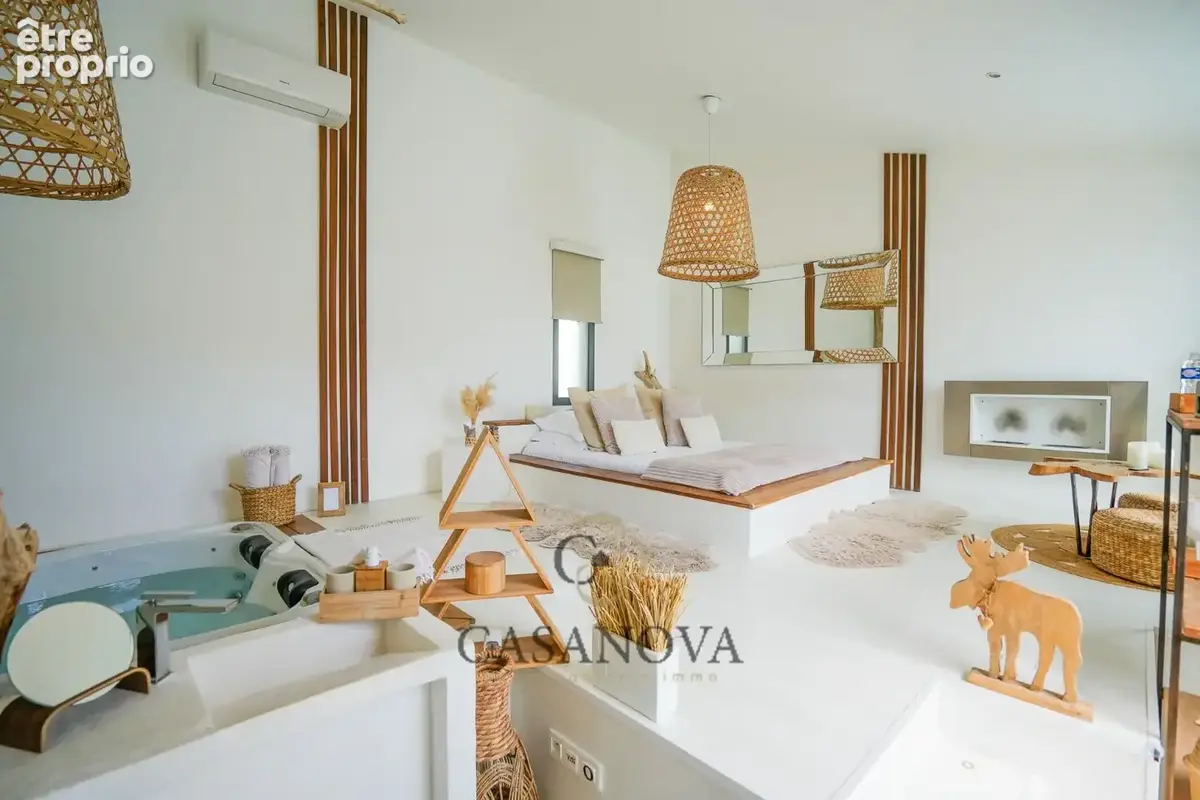 Mas Camarguais de 250 m² sur 2.6 hectares de terrain proche de Montpellier - photo 6