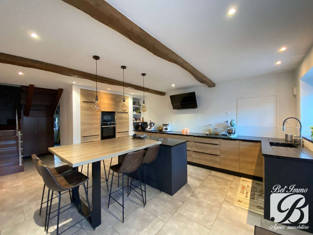 Maison à BOURG-SAINT-CHRISTOPHE