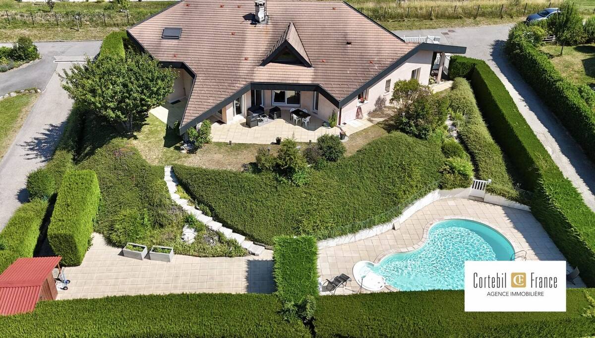 Maison 216 m² à Cruseilles  - photo 7