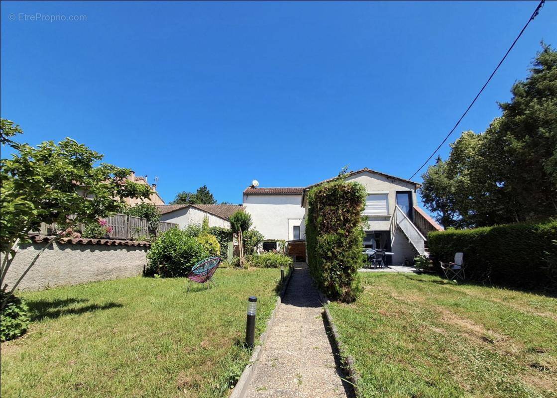 Appartement à CARMAUX