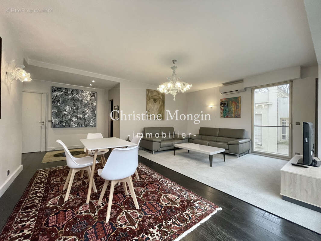 Appartement à NEUILLY-SUR-SEINE