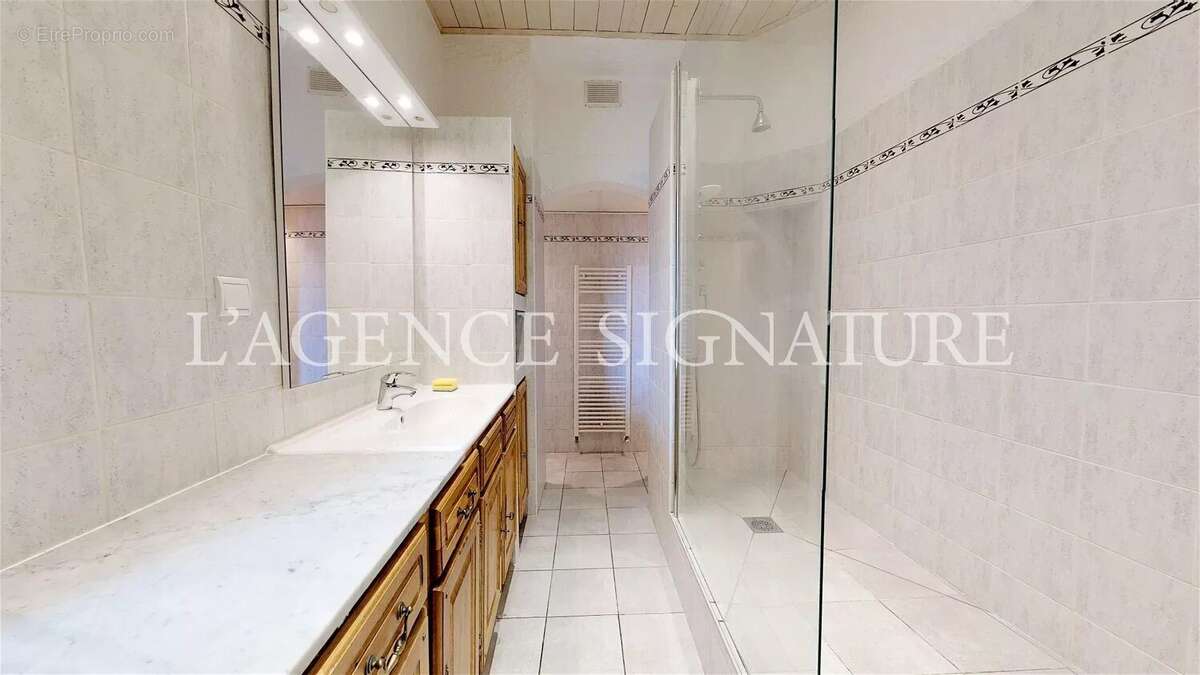 A vendre - nice corniche frere marc - 5 pièces - jardin - terrasse vue panoramique et mer - garage - photo 12