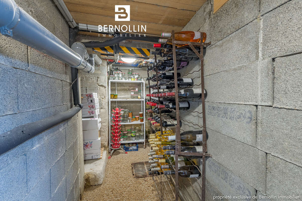 COUP DE COEUR à Curtafond - Propriété de charme de 300 m2 - 11 pièces - photo 21
