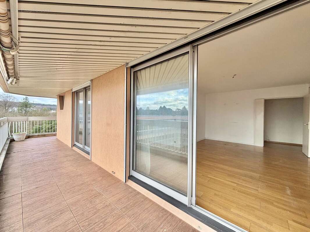 Appartement à VERRIERES-LE-BUISSON