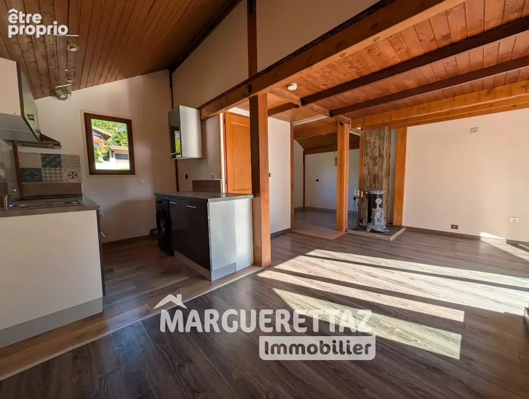 Chalet à usage d'habitation à ONNION - photo 7