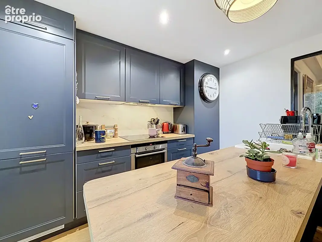 T4 rénové avec goût ? Terrasse de 24 m² et vue sur la Tournette - photo 4