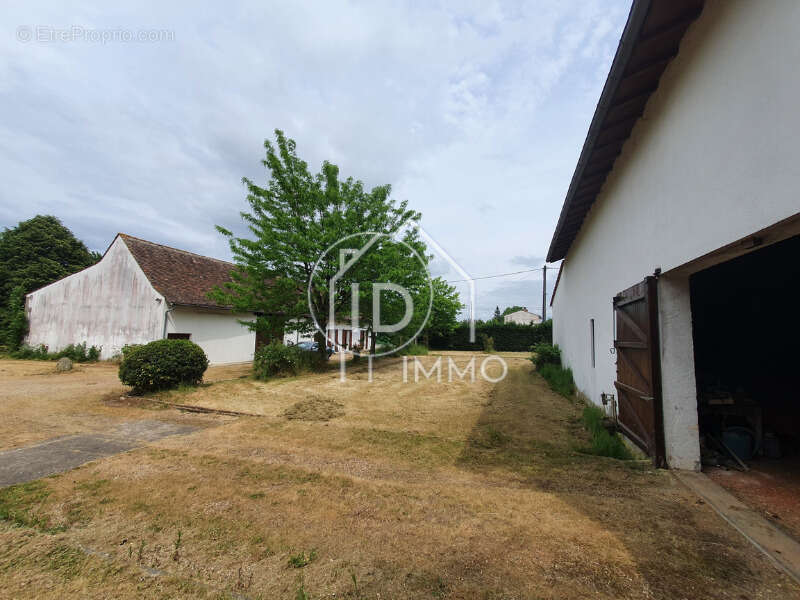 Corps de ferme avec granges - photo 2