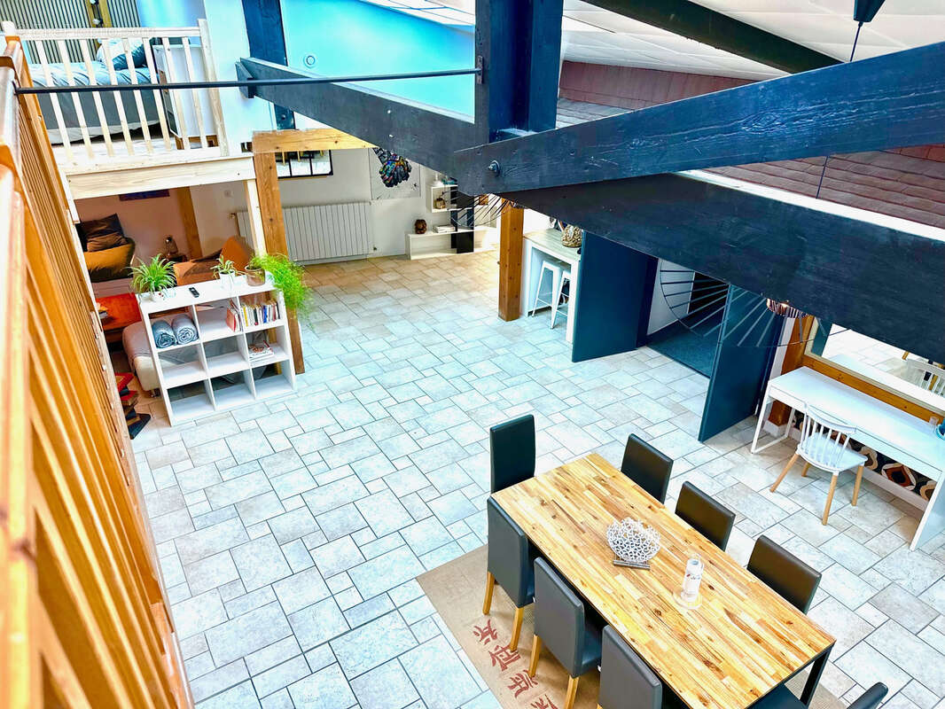 Magnifique loft, rénové avec goût + commerce avec vitrine - photo 22