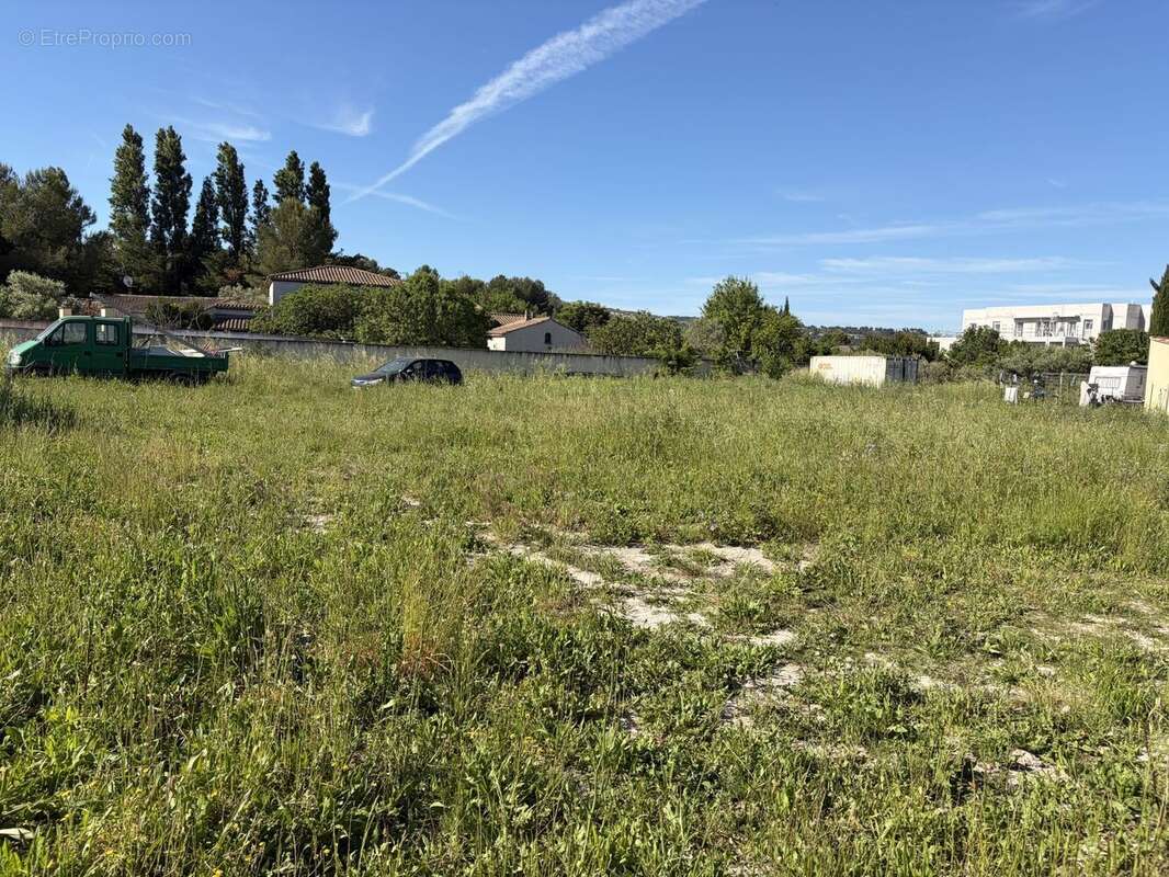 Terrain à bâtir de 356 m² à GIGNAC-LA-NERTHE (13) - photo 3