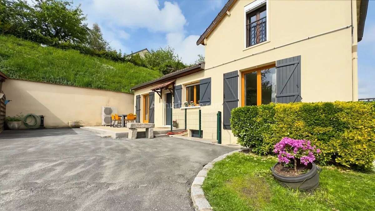 Maison à SAINT-FARGEAU-PONTHIERRY