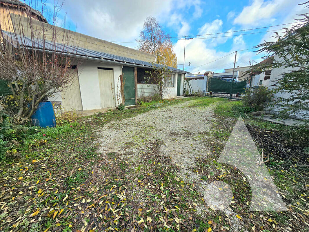 Maison à SAINT-ANDRE-LES-VERGERS