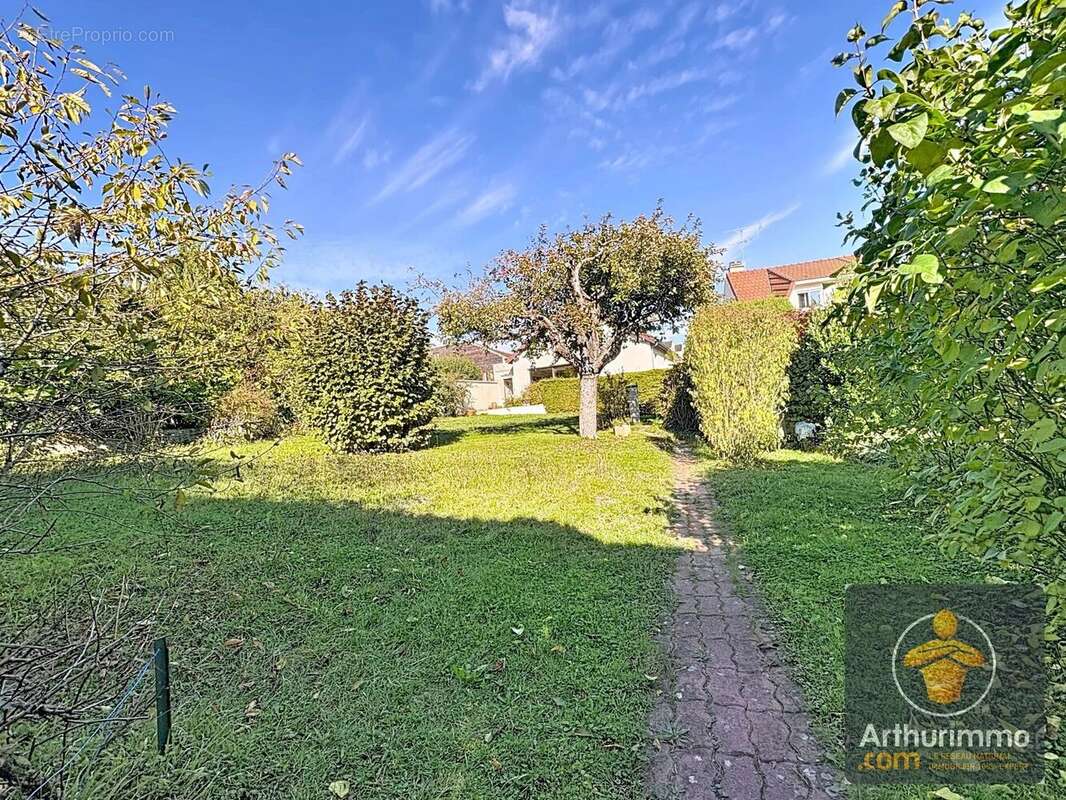 Maison à BOUSSY-SAINT-ANTOINE