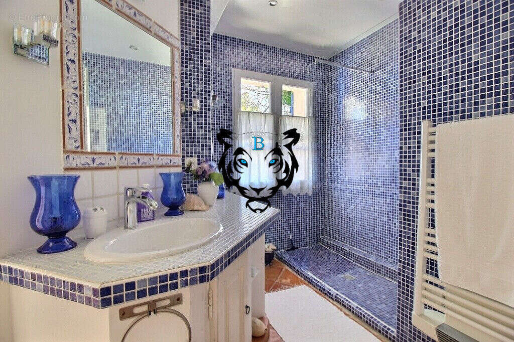 Maison à MONTFERRAT