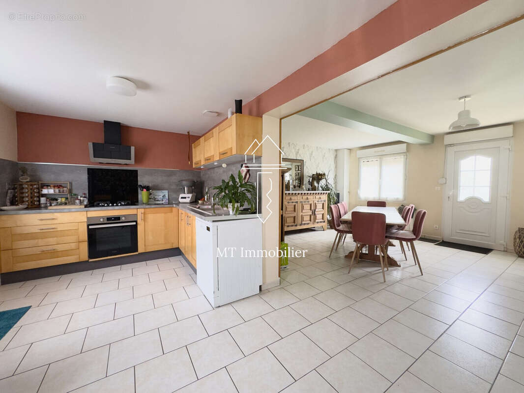 Maison à AUBIN-SAINT-VAAST