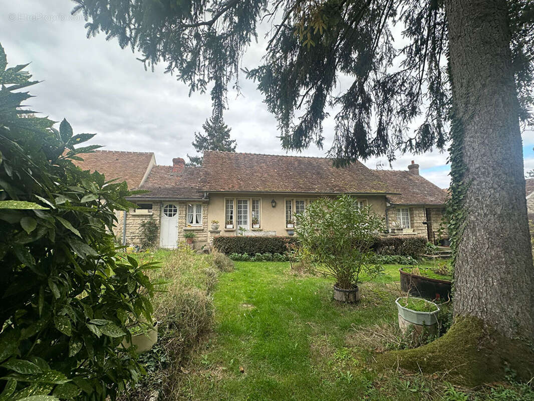 Maison à LE PERCHAY