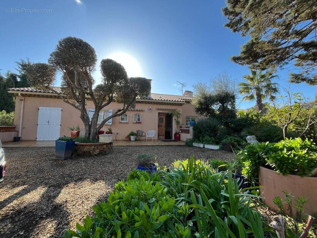 Photo 1 - Maison à FREJUS
