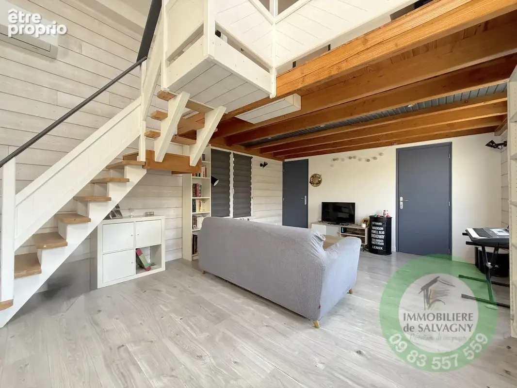 A vendre maison duplex de 2 logements avec piscine et terrasses à Légny - photo 5