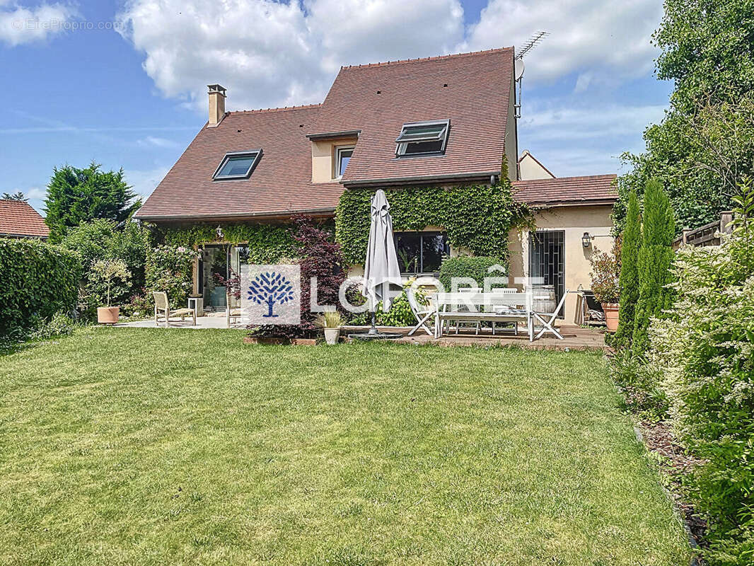 Maison à SAINT-NOM-LA-BRETECHE