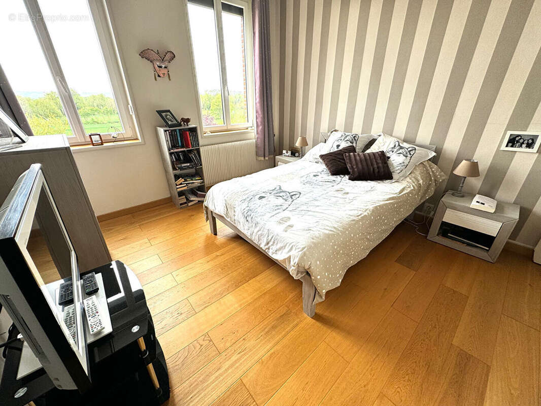 Maison à FRENEUSE