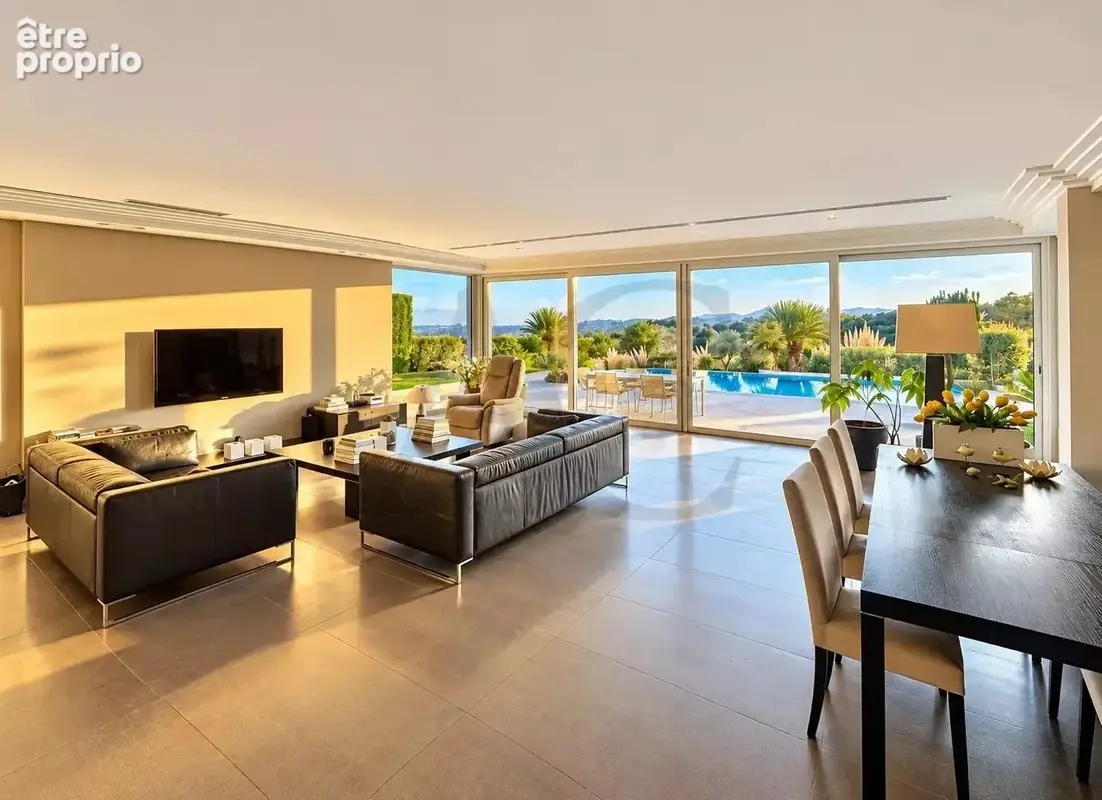 EXCLUSIVITE ! UNIQUE ! Magnifique villa lumineuse 6 Pièces 230m environ - photo 2