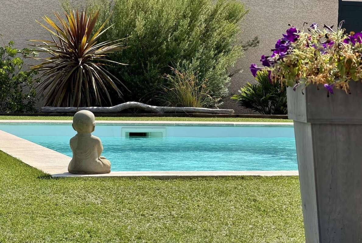 Superbe villa avec piscine sur belle parcelle de terrain arborée - photo 32