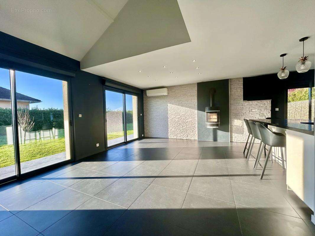 Maison à SAINT-GENIX-SUR-GUIERS