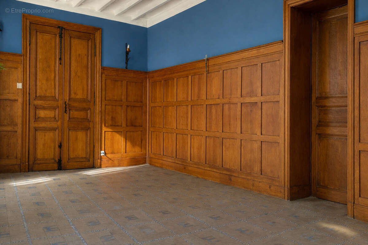 Maison à MANDRES-LES-ROSES