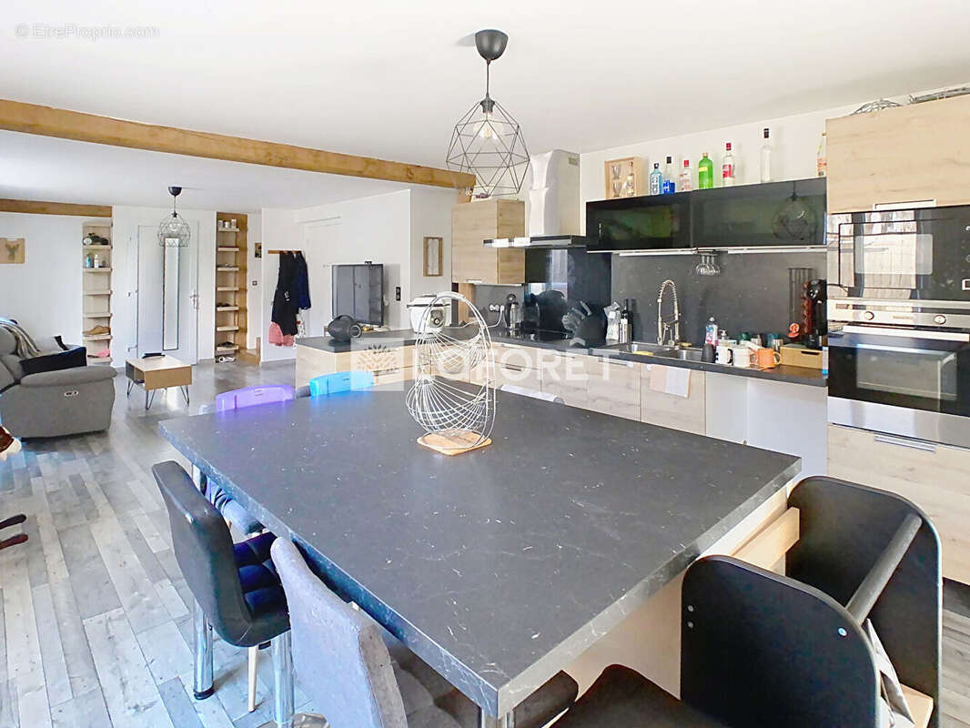 Maison à LA NEUVILLE-AUX-BOIS