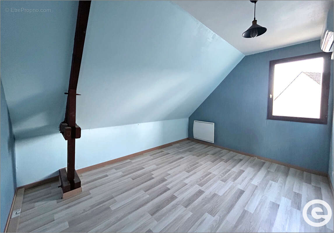 Maison à PONT-SUR-YONNE