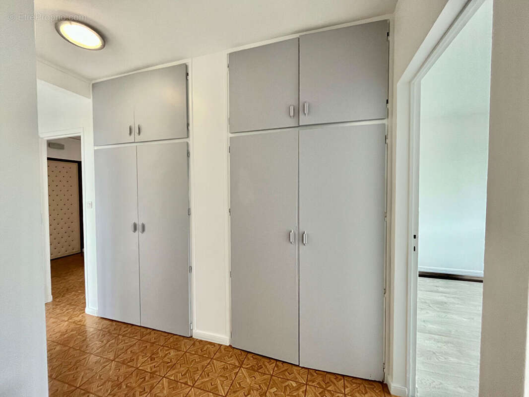 Appartement à FONTENAY-LE-FLEURY