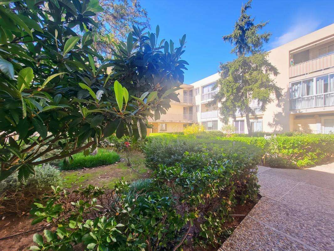 Appartement à SIX-FOURS-LES-PLAGES