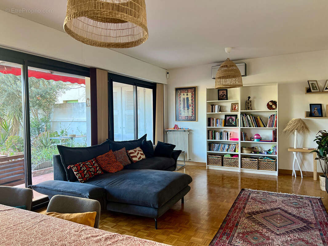 Appartement à MARSEILLE-4E