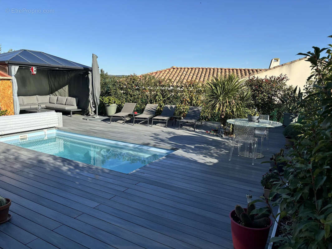 Maison à COURNONSEC