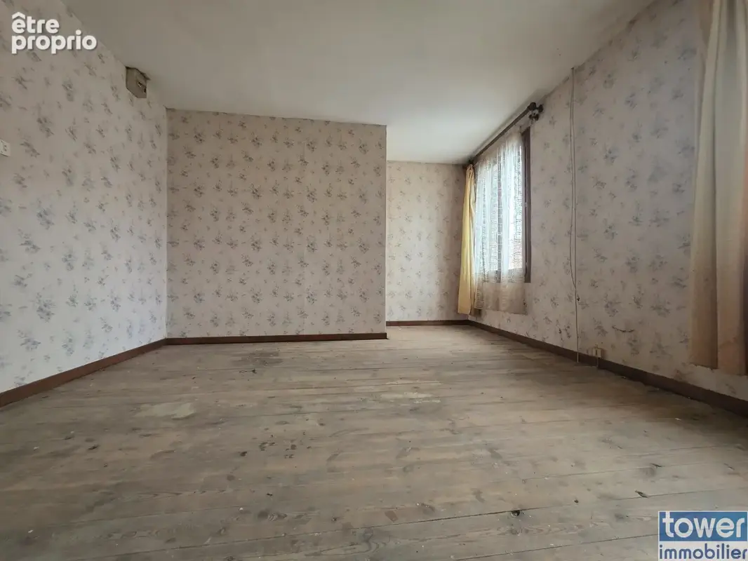 Maison à rénover de 97,8 m2 avec grand garage de 46 m2 et cour : un beau potentiel à saisir ! - photo 2