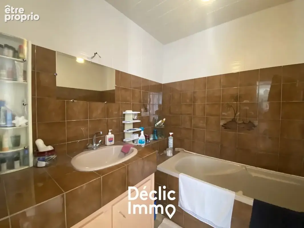 Breuil-Magné - Maison avec jardin et garage - photo 6