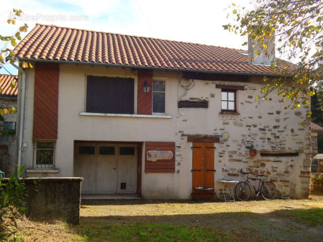 Maison à CUSSAC