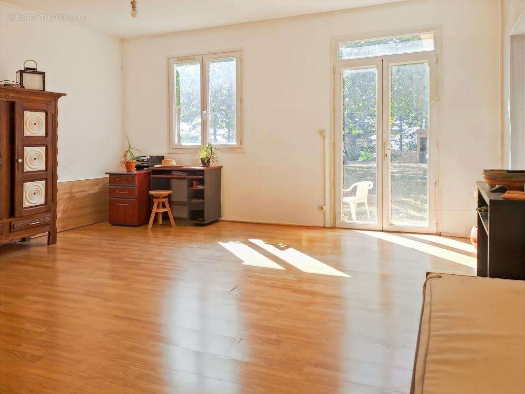 Propriété  de 300 m² à Cruis  avec un grand atelier, potentiel & vue dégagée - photo 5