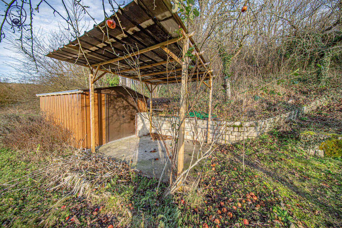 Charmant terrain avec un petit abri, d’une superficie totale de 500 m2, idéalement situé à Saint-Mihiel. - photo 2