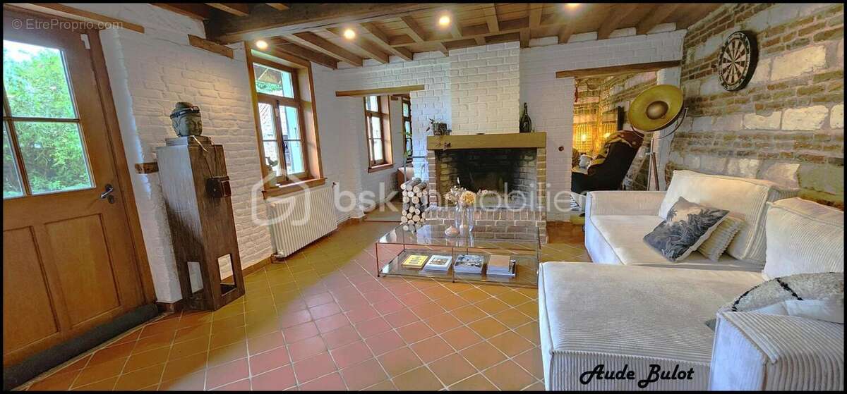 Maison à PERONNE-EN-MELANTOIS