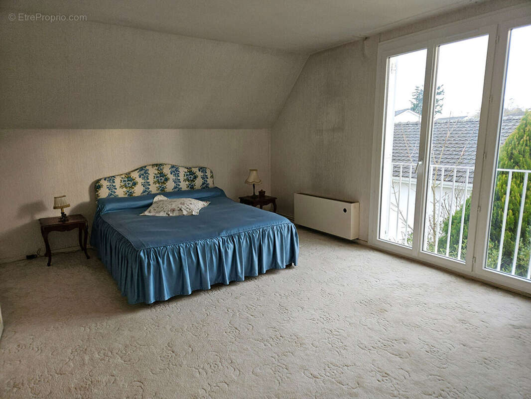 Maison à VOISINS-LE-BRETONNEUX