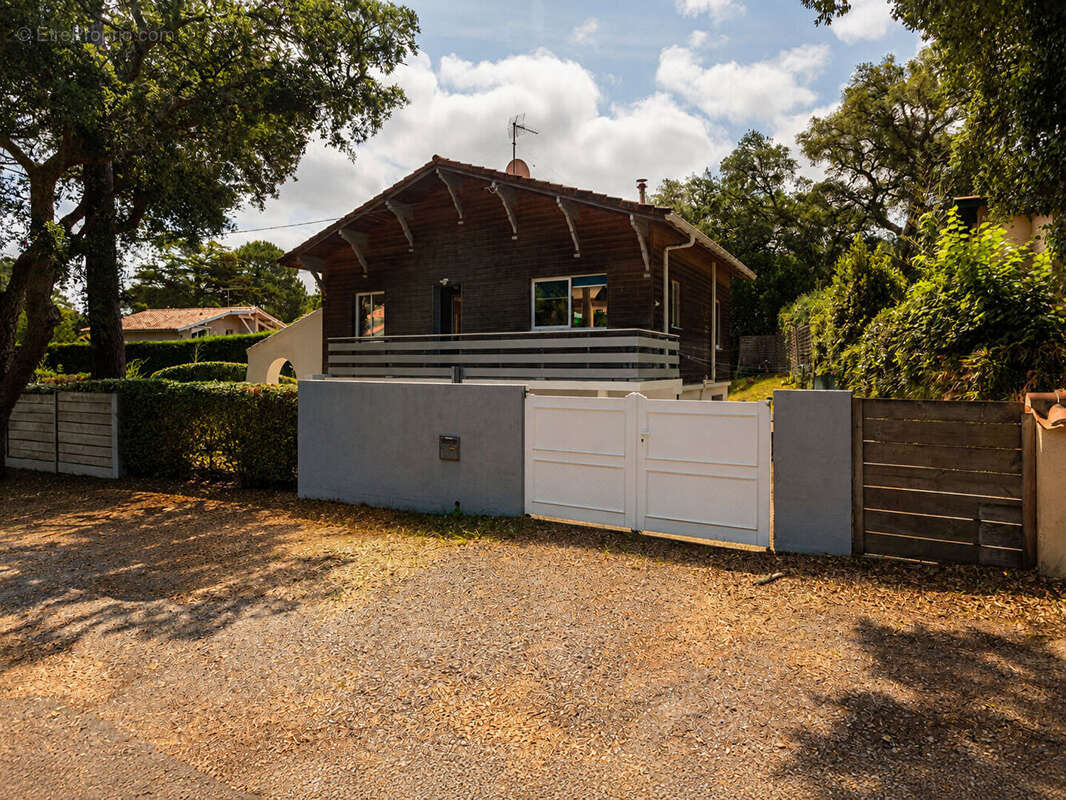 Maison HOSSEGOR LAC RIVE EST - 4 pièces 130 m² avec piscine. - photo 3