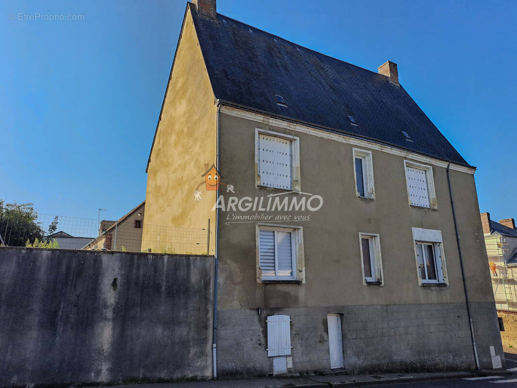 Maison à SAINT-CALAIS